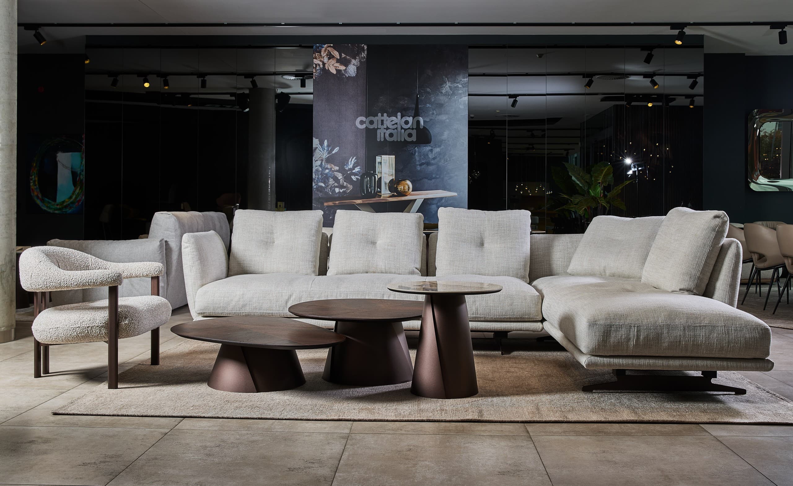 Douglas Cattelan Italia