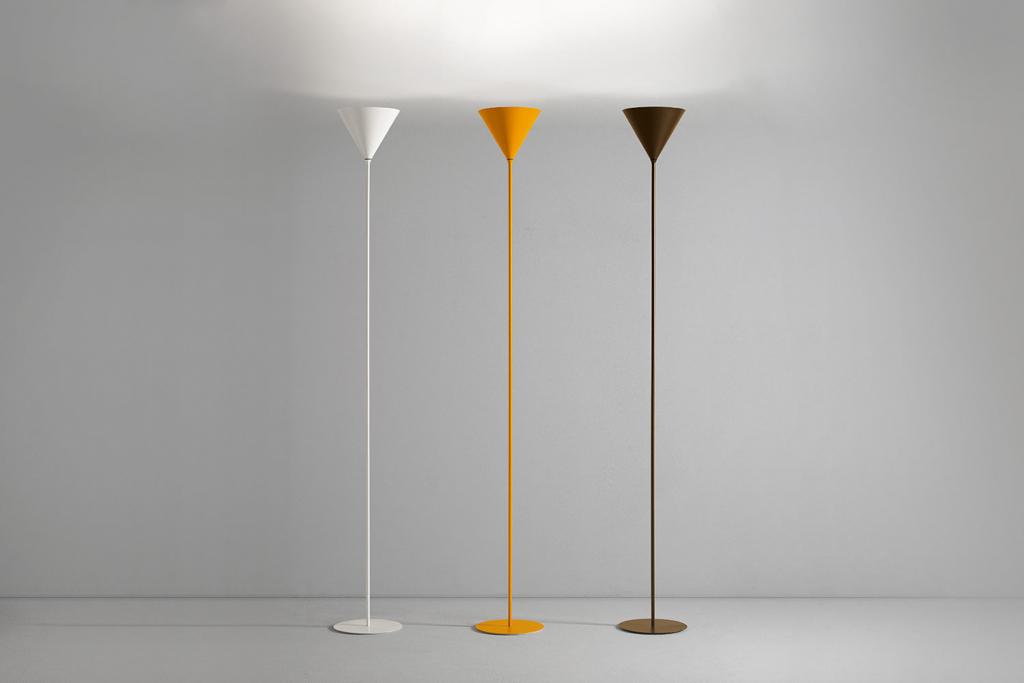 Stojací lampa ABC od Modoluce